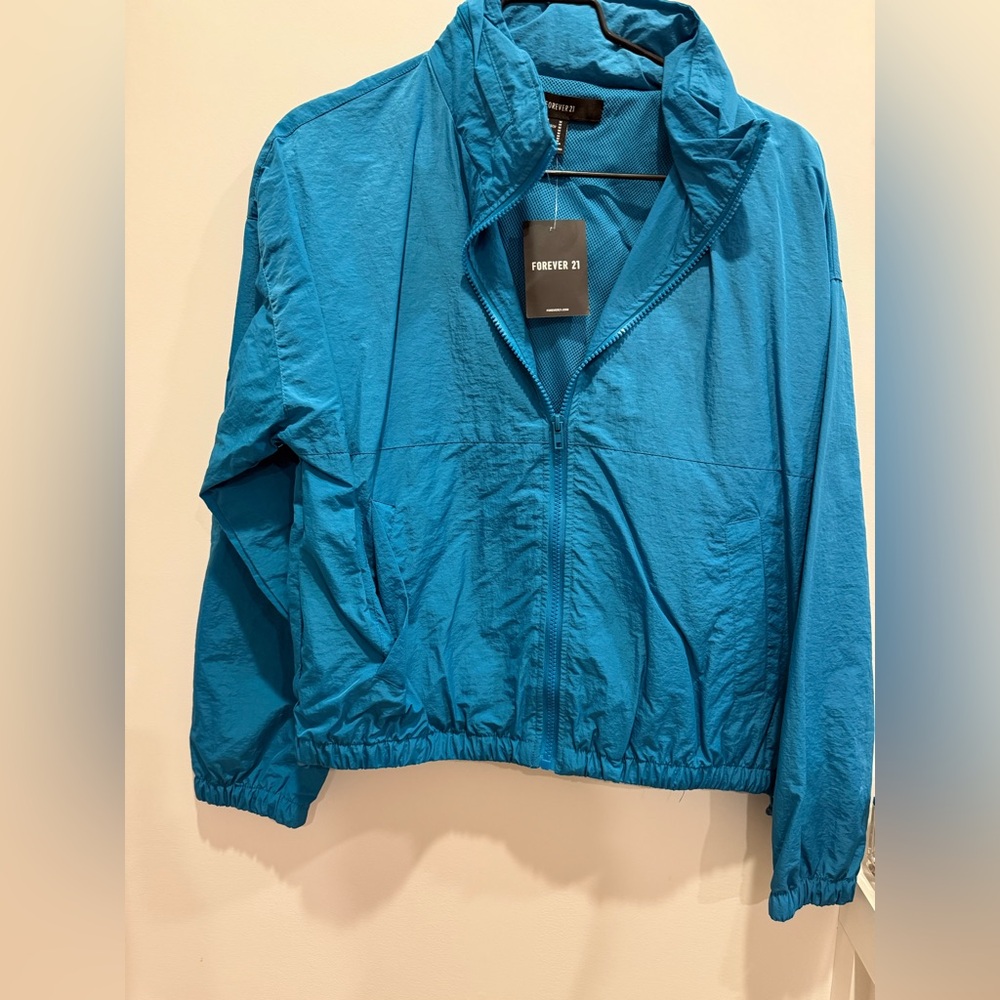 Never worn teal windbreaker forever 21 zip up jacket cool fresh pockets NWT